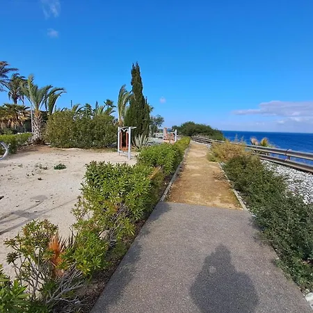 Faros Relaxing Seaside Σπίτι διακοπών